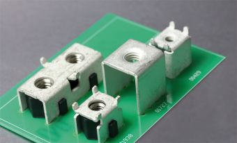 Powerelemente-fuer-Handbestueckung-Innengewinde-Messing-auf-Leiterplatte